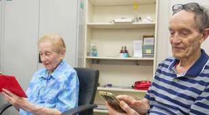 "A idade nunca foi um problema": aos 102 anos, este aposentado ensina pessoas mais jovens a usar o Windows e smartphones, ferramentas com as quais os aposentados às vezes têm dificuldades