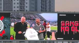 Corinthians homenageia escultor responsável por estátua de São Jorge antes do Dérbi pelo Brasileirão