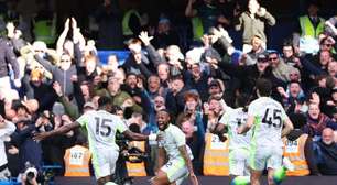 Manchester City atropela o Chelsea em Londres e encosta no líder