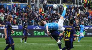 Parma segura Napoli e ajuda Inter na briga pelo título