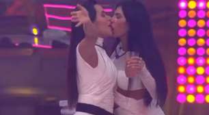 BBB 26: Jordana e Marciele dão beijão em festa; veja o vídeo