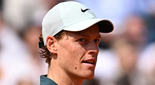 Sinner vence Alcaraz, é campeão em Monte Carlo e volta a ser número 1 do mundo