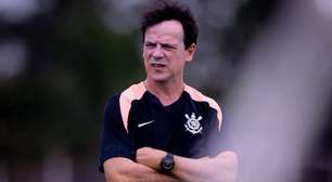 "Já está treinando": Corinthians recebe 1° da "era" Fernando Diniz