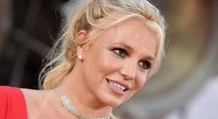 Britney Spears se interna voluntariamente em uma clínica de reabilitação