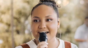 Cantora gospel Carolina Beatriz morre aos 21 anos após acidente em parque
