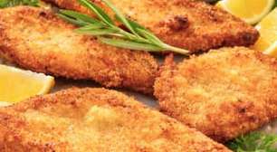 Filé de frango à milanesa sem fritar: crocante e sequinho