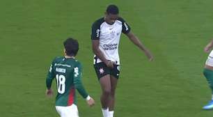 Neto fica furioso com expulsão de André por gesto obsceno: "Juvenil do c******"