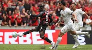 Viveros é o atacante que mais sofre faltas no Brasileirão e Athletico-PR faz cobrança