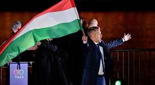 Afluência recorde às urnas na Hungria dá vitória à oposição com Péter Magyar encerrando a era Orbán