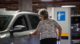 Motoristas com idade acima de 60 anos devem emitir outro documento obrigatório além da CNH; entenda