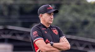 Após jogo do Atlético-GO, Adson Batista faz críticas duras: "Um brincalhão"