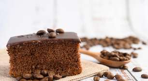 Receita de bolo de café simples e fácil para o dia a dia