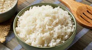 Arroz grudado nunca mais: esse ingrediente é o truque para deixá-lo soltinho