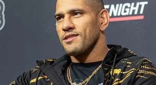 Clima leve! Alex Poatan brinca com Glover Teixeira e Plínio Cruz em preparação para o UFC Casa Branca