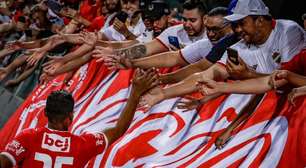 Após ex-jogador atacar Vila Nova, torcida se revolta e fala: "Mercenário"