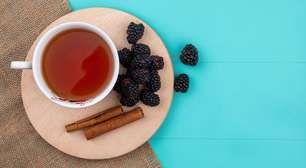 Chá de amora: o aliado contra os sintomas da menopausa