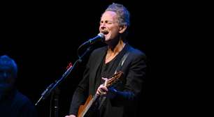 Suposta perseguidora de Lindsey Buckingham é presa