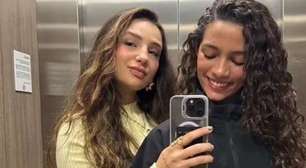 Rayssa Leal surge ao lado da namorada pela primeira vez