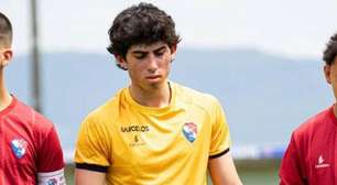 Vídeo: goleiro faz gol incrível em jogo das categorias de base em Portugal