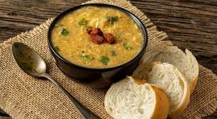 Jantar mais leve: 5 sopas e caldos para relaxar à noite