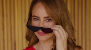 Paolla Oliveira escolhe look vermelho ousado para comemorar aniversário de 44 anos