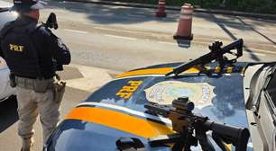 Mulher é presa transportando duas carabinas 9 mm na BR-386