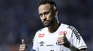 Neymar discute com torcedores após empate do Santos na Sul-Americana