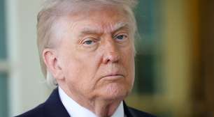 Kacey Musgraves, Jack White, Sarah Palin: internet zoa Trump por post maluco de 'Jesus' em IA