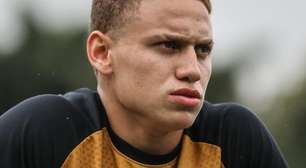 Maik perde espaço com Roger e tem futuro indefinido no São Paulo