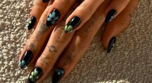 Unhas florais: copie o estilo de Hailey Bieber no Coachella!