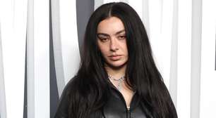 Charli XCX anuncia 'reinvenção do rock' no novo álbum: 'Haverá pessoas que se incomodarão'