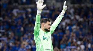 Matheus Cunha rebate críticas da torcida do Cruzeiro após derrota e nega falhas: "sempre a culpa vai ser do goleiro"