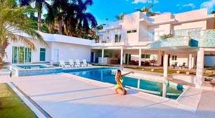 Piscina gigante e luxo sem fim: como é a mansão milionária de Melody