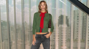 Sasha sai do neutro, aposta no contraste de verde e vermelho e inclui bolsa de R$ 12 mil