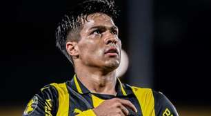 Grêmio aguarda definição sobre Arezo e projeta venda para reforçar caixa