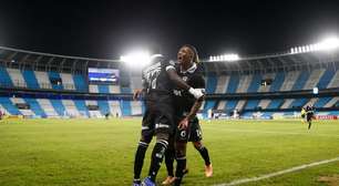 Botafogo vira nos acréscimos, vence o Racing e assume liderança na Sul-Americana