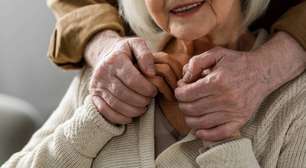 Envelhecer com bem-estar: estudos mostram que felicidade após os 70 anos depende mais de relações e propósito do que de hábitos fixos