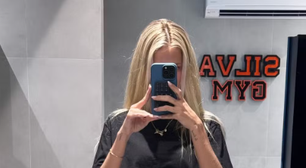 25 kg a menos: Yasmin Brunet exibe barriga sequinha e impressiona