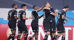 Botafogo marca nos acréscimos e vence o Racing pela Sul-Americana