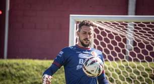Goleiro do Vila Nova, Helton Leite fala tudo sobre trabalho de Lauro com goleiros