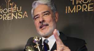 Bastidores de Bonner no SBT: pedido de selfie, coro de repórteres e destino de troféus