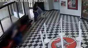 Vídeo mostra momento em que diretor de escola derruba atirador e evita ataque nos EUA