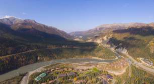 Com 217 km de cascalho bruto, a Denali Highway no Alasca surge como um refúgio de isolamento entre geleiras e a natureza selvagem