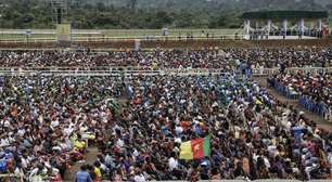 Em Camarões, papa Leão XIV pede para multidão 'não se entregar ao desespero'