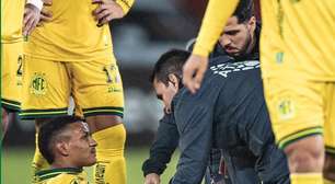 Após entrada dura, atacante sofre lesão no joelho e preocupa o Mirassol