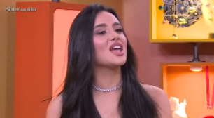 Jordana detalha o que rolou com Jonas debaixo do edredom no BBB26