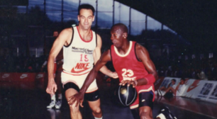 Oscar Schmidt enfrentou Michael Jordan na quadra; relembre