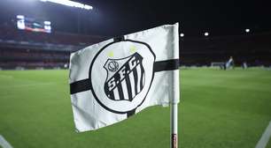 Santos anuncia renovação com atacante do elenco