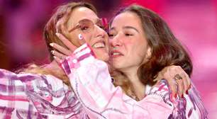 Isabela Capeto divide desfile com a filha Chica e leva ao Rio Fashion Week coleção inspirada em flor e parangolés