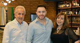 Marcos Bulques celebra aniversário em noite prestigiada no "Disk Me Disse", em São José dos Campos